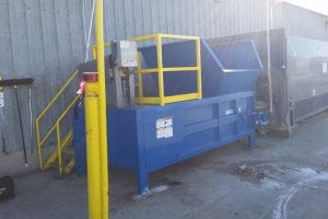 Dry waste compactor