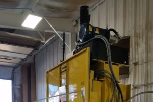 Dry waste compactor